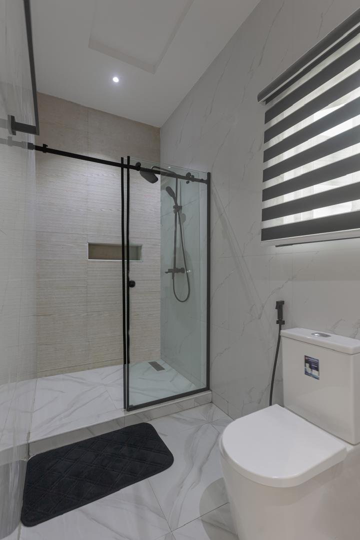 Second en-suite bathroom, Apartment Bravo, Nimbus Nook Ikeja GRA