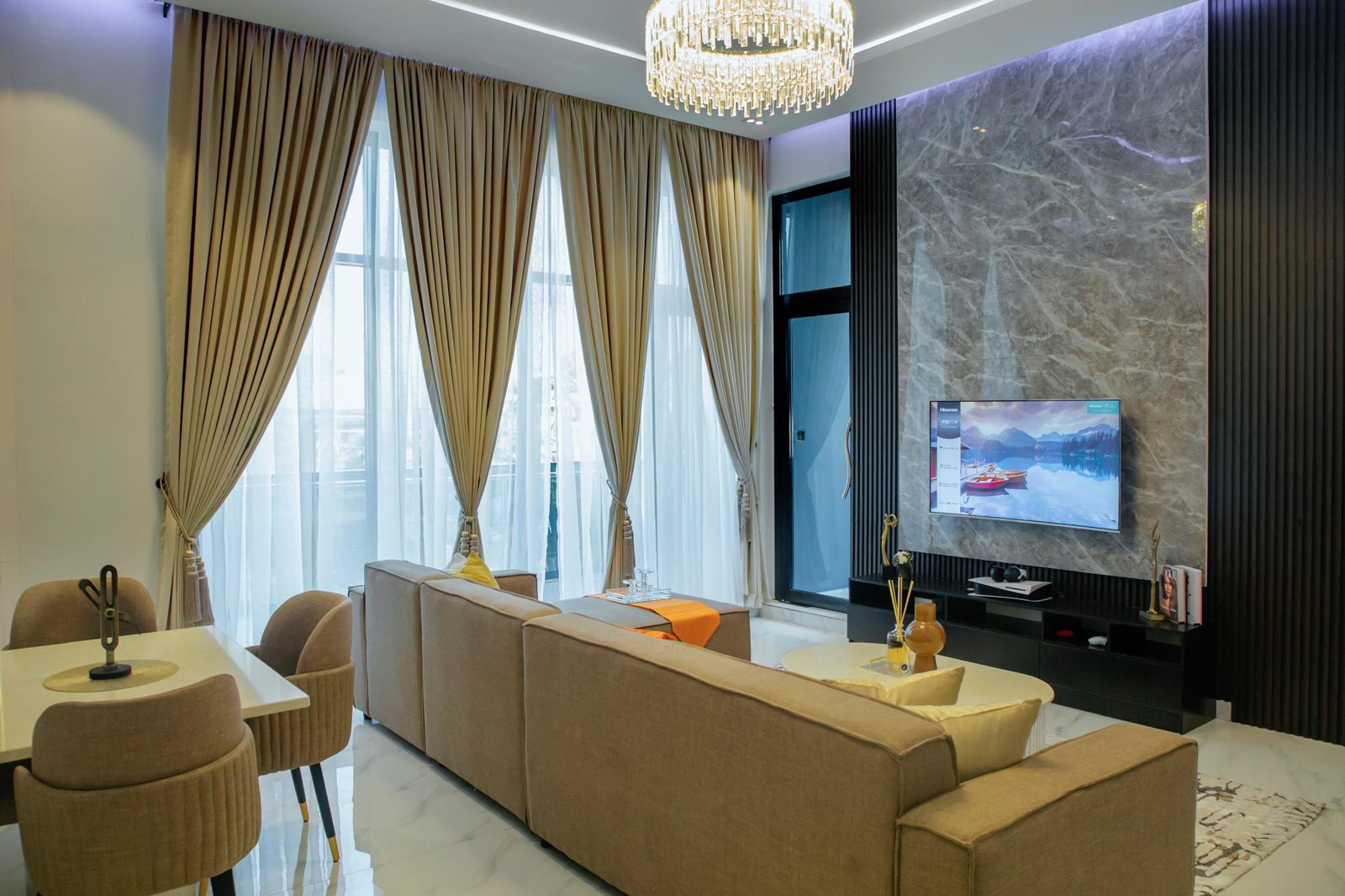 Apartment Bravo, 2-bedroom shortlet apartment in Ikeja GRA