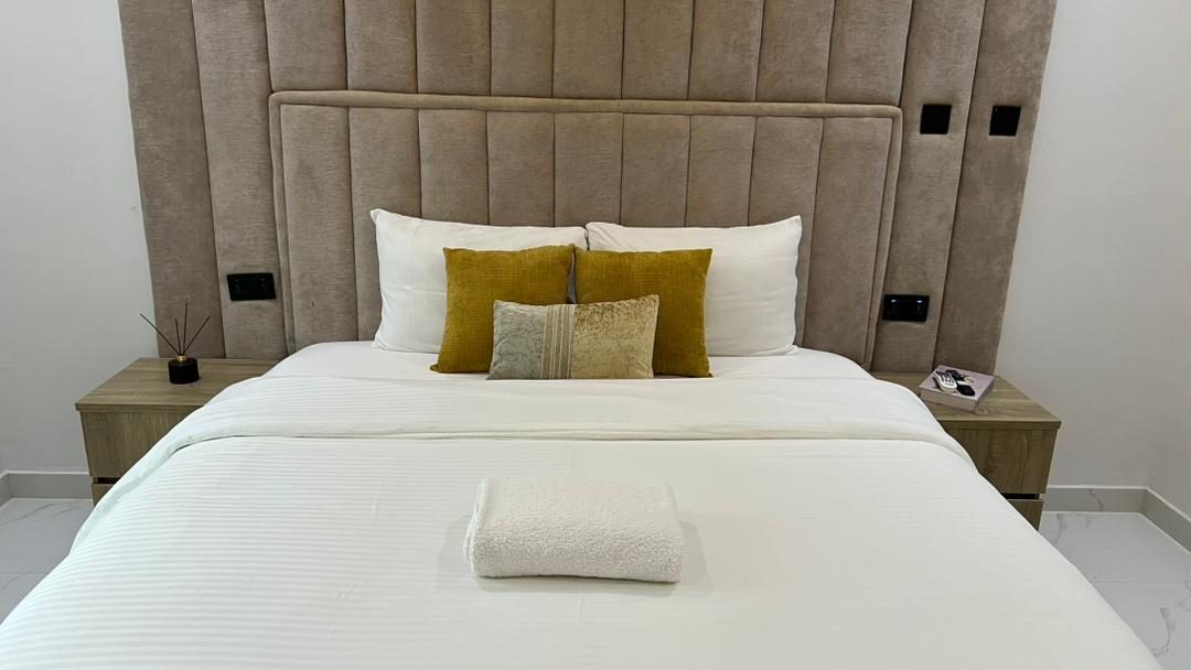 Second en-suite bedroom, Apartment Charlie, Nimbus Nook Ikeja GRA